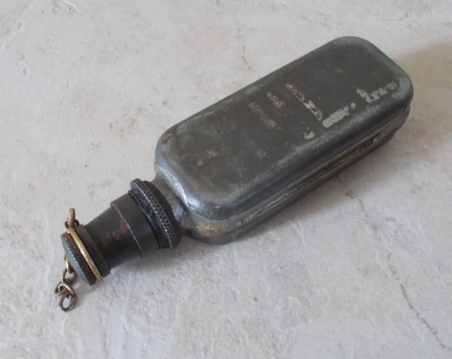 Ancienne burette d'huile SINGER FRANCE métal vintage oil can oiler vtg Ancienne burette d'huile SINGER FRANCE métal vintage oil can oiler vtg