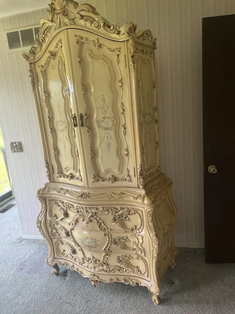 antique and vintage bedroom furniture
