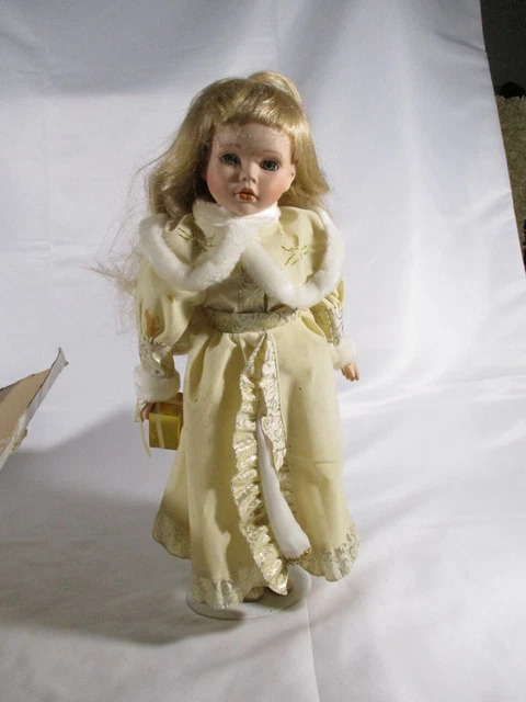 Heritage Signature Collection Blond Hair Guardian Angel Grace - Porcelain Doll 2