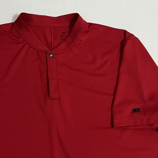 Nike Dri-Fit Tiger Woods Men’s Large Red Standard Fit Blade Collar Golf Polo