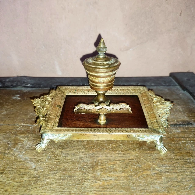 Petit encrier porte plume de bureau Style Louis XVI en bronze XIX ème