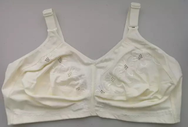 NEW MARKS AND Spencer Front Fastening Non Wired Bra In White £10.00 -  PicClick UK