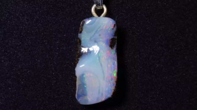 Boulder Opal Anhänger aus Winton, Australien  15,3 Carat,  AB 9