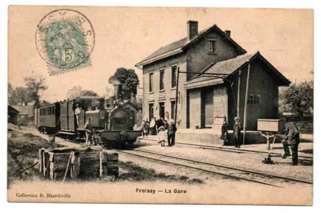 Cpa Animee / 60 Oise / Froissy Train Et Passagers Dans La Gare