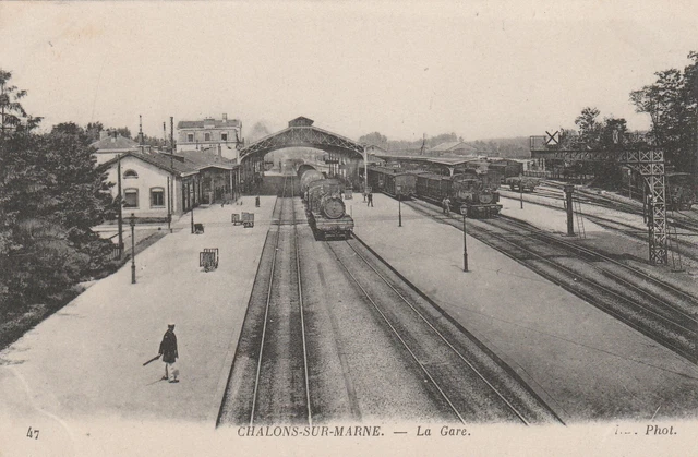 CPA 51 CHALONS sur MARNE  La Gare