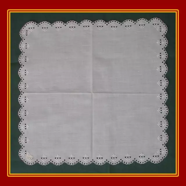 VINTAGE,Oma's altes gesticktes Deckchen,Decke,Taschentuch,Handarbeit,28x28,NEU 2