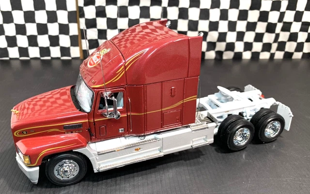 Franklin Mint Mack Tanker Trailer 1:32 B11WP10 (Gebraucht) in Meisterschwanden für CHF 51 – mit
