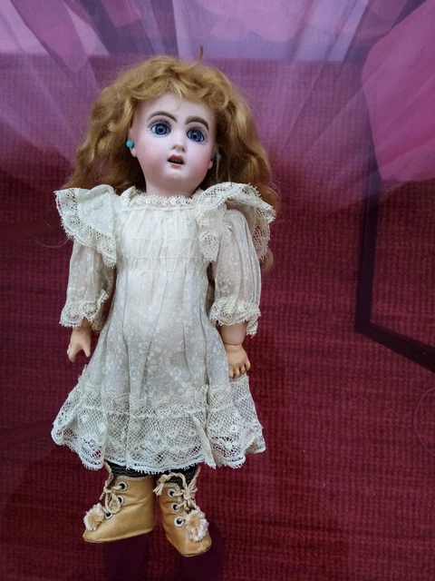Belle robe ancienne de poupée ,Jumeau Gautier ,Bru