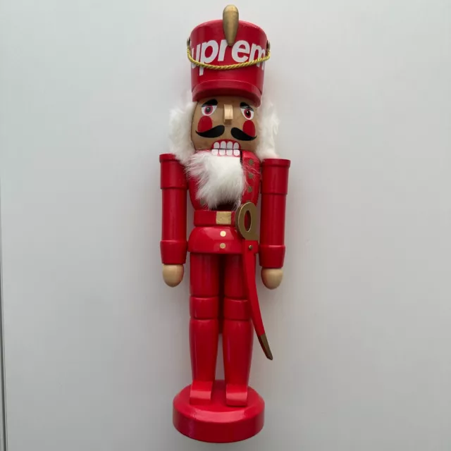 supreme Nutcracker soldier figurine - evc.co.il