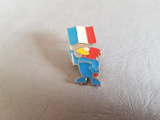 Football - coupe du monde France 98 - Groupe B - Cameroun / Autriche.Footix, mascotte de la coupe du monde Photo Stock - Alamy