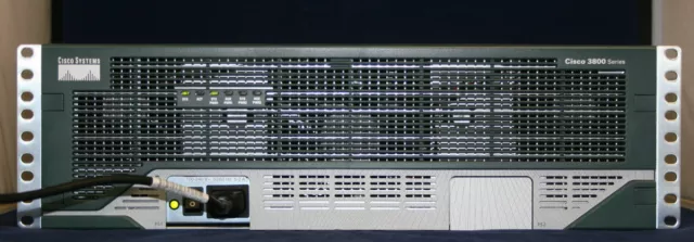 Cisco 3845-HSEC/K9 W / Adventerprise 15.1 Ios 1GBD/256F & AIM-VPN-SSL-3 Modul