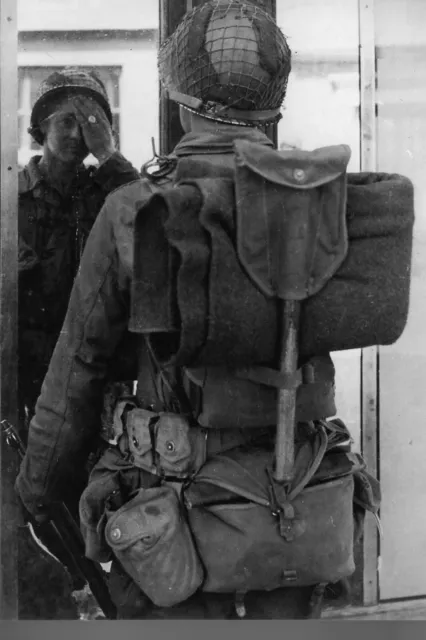 WW2 - Photo 20x15 - Soldat américain avec son équipement le 13 août 1944