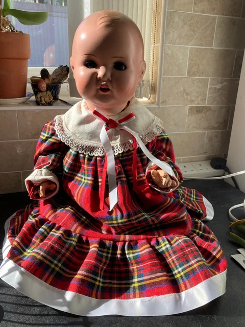 poupee ancenne bebe caractere armand marselle malle et trousseau doll