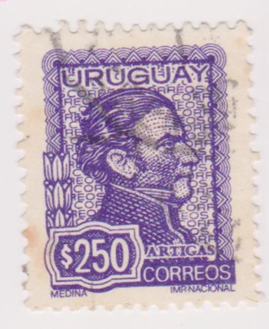 (UGA-68) 1972 Uruguay 250p violet General ARTIGAS (C)
