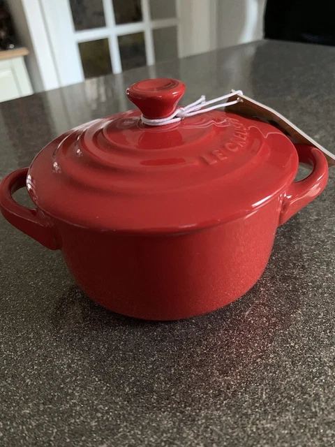 Le Creuset Stoneware Petite Round Casserole Ramekin with Lid, 0.25L Red NEW TAGS