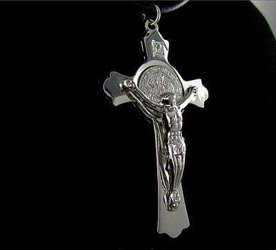 YONGERN 50 Pz/Lotto Mini Gesù Cristo Esorcismo San Benedetto Crocifisso Croce Pendenti E Ciondoli Pendente Fai da Te Fatti A Mano Collana del Rosario Parti Accessori Color : Silver Color 
