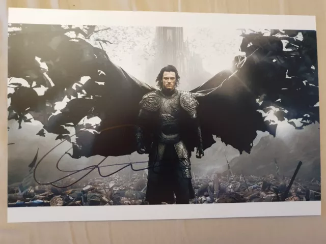 Luke Evans original Signed Autogramm ca. 20 x 30 Dracula, Hobbit, aus Sammlung