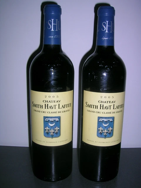 Château SMITH HAUT LAFITTE  - Lot de 2 b. 2005    - Bon rouge de PESSAC-LEOGNAN.