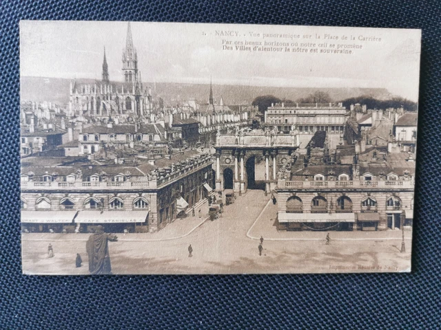 CPA 54 NANCY - Vue Panoramique sur la Place de la Carrière