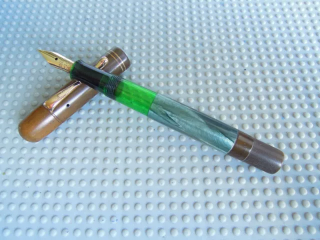 Beautiful  Vintage Green Marbled  Pelikan 100 Fountain Pen !