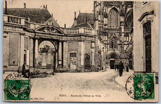 54 TOUL - entree de l'hotel de ville [REF/S007971]