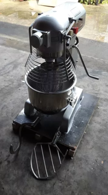 New Commercial 20 QT Mixer with 3 S/S Attachments 3