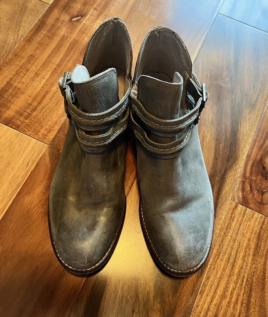 FREE PEOPLE BRAEBURN Distressed Gray Leather Cut Out Double Strap