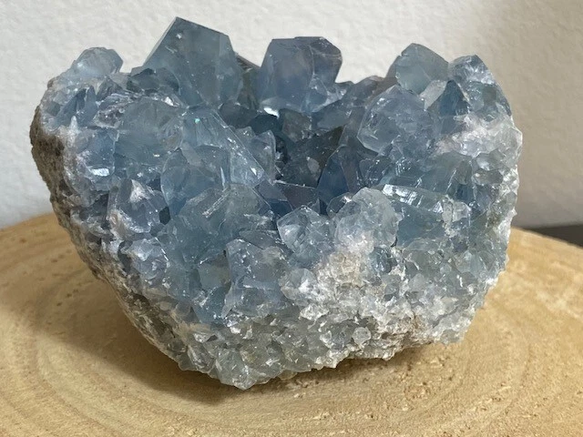 Coelestin Natur Stufe aus Madagaskar Druse Geode 11