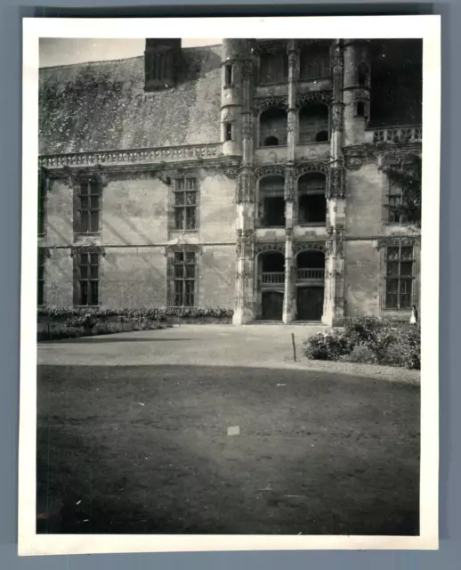 France, Châteaudun (Eure et Loir), Le Château  Vintage silver print.  Tirage a