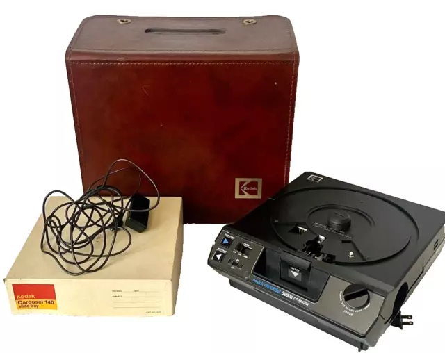 Kodak 5200K Slide Carousel Projector Eastman Kodak #232020 Leather Case Tested