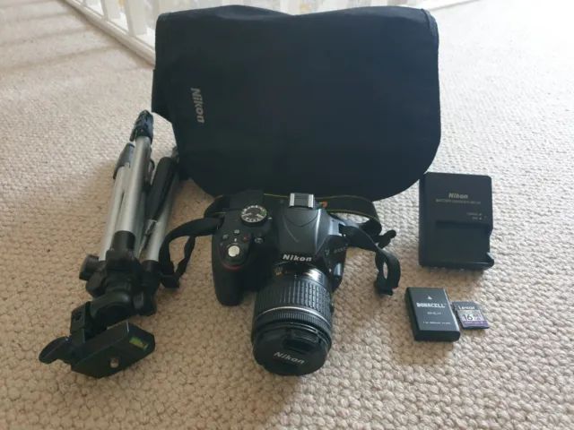 Nikon D3300 24.2MP Digital SLR Camera - Black (Kit w AF-P DX 18-55mm VR Lens)