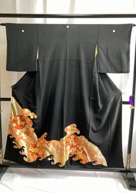 Vintage Japanese Silk kimono - Kuro tomesode with Beautiful embroidery