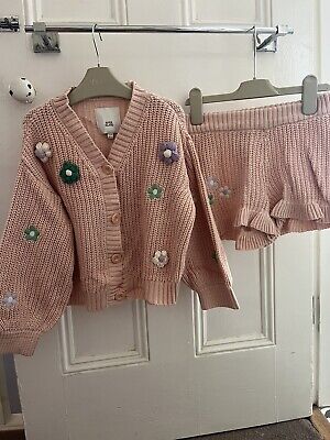 river island girls two piece Outfit age 5-6 cardigan & shorts floral. knitted.