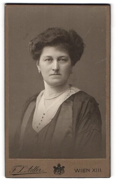 Photography F. X. Adler, Vienna, Penzingerstr. 60, Bourgeois Lady with Modern F
