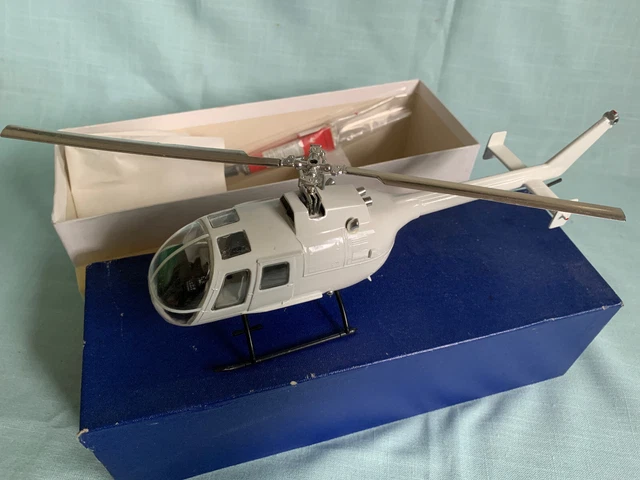 Hubschraubermodell BO 105 MBB Messerschmitt Bölkow Blohm 1:32 Guss selten mint