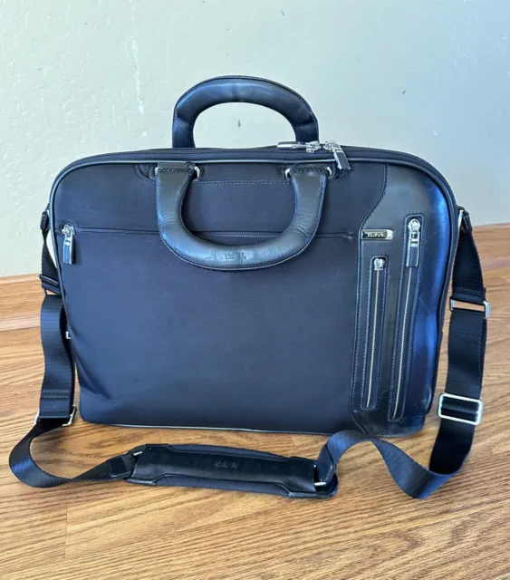 Tumi Arrive Slim Briefcase Messenger Computer Bag Leather Nylon 25611D Msrp $925