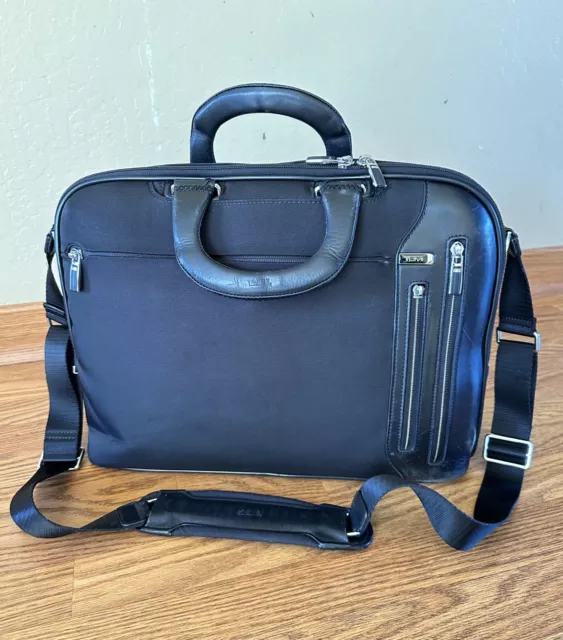 Tumi Arrive Slim Briefcase Messenger Computer Bag Leather Nylon 25611D Msrp $925