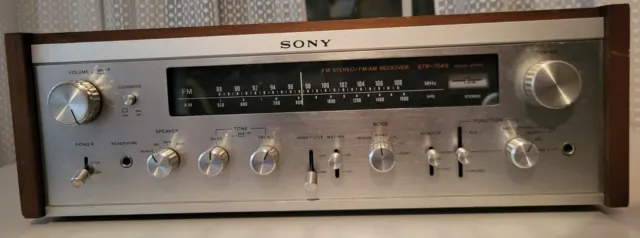 Sony STR-7045 AM/FM FM Stereo Receiver - Please Read