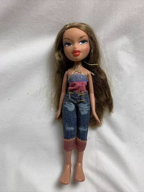 BRATZ BACK TO Class Yasmin Doll & One Outfit Top Shorts School