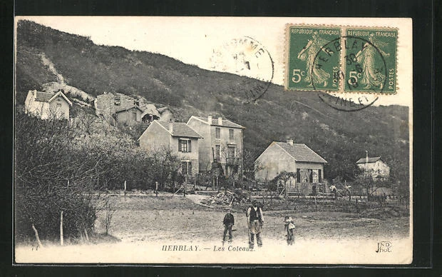 CPA Herblay, Les Coteaux, des passants in the field 1918