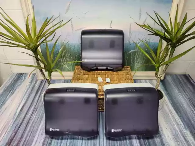 San Jamar 3 Classic Mini C-Fold & Multifold Towel Dispensers & 2 keys / sn3136