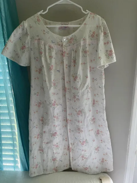 Lady Lindsay Floral Night Gown Robe Open Front  Size Large cotton