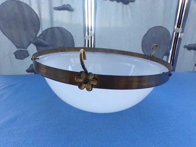 Ancienne vasque en verre opalescent avec armature en laiton-lustre/suspension