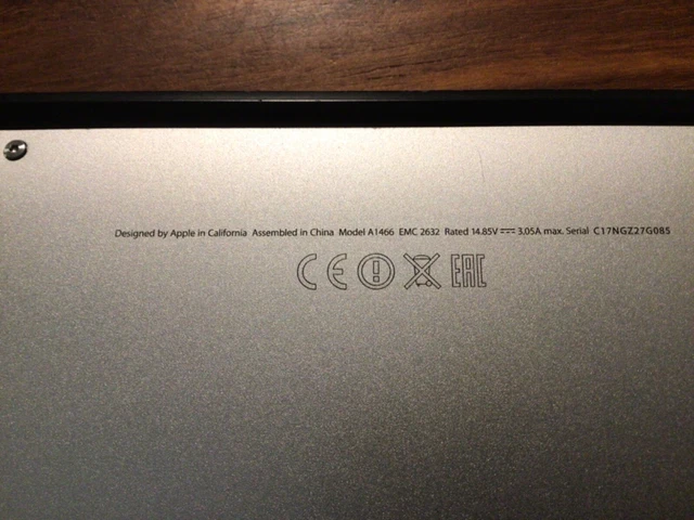 Damaged Apple MacBook Air 13" i5 1.4GHz 8GB 2014 Model A1466 Spares or repair.