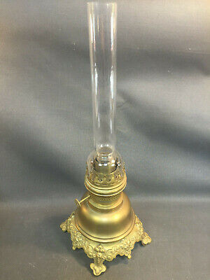 Ancienne lampe à pétrole en laiton vintage avec son tube en verre déco