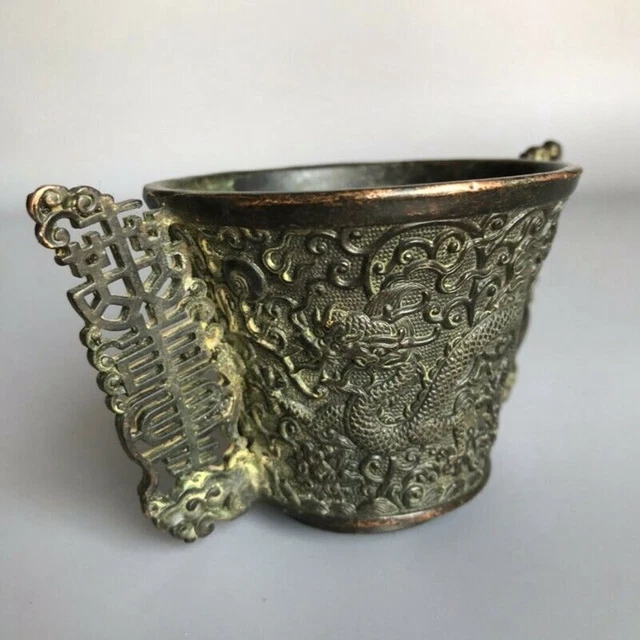 Old Chinese bronze copper handcarved Dragon cup Wine glass teacup 68015