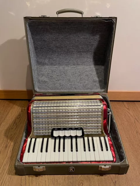 Hohner Akkordeon Concerto III, 72 Bässe, 3-chörig, mit Koffer 3