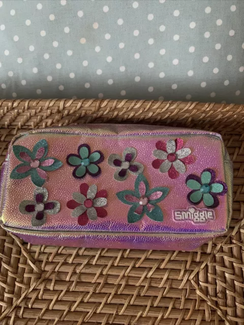 Girls SMIGGLE glittery Pencil Case.One Compartment.VGC.