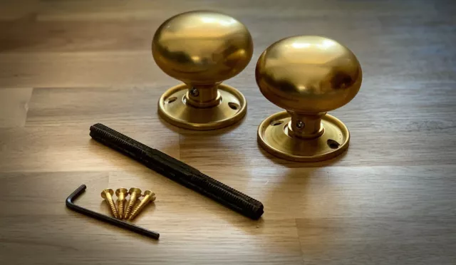 MESSING TÜRKNÖPFE - Alte Vintage viktorianische Felge Knopf Schloss Griff Paar 55 mm