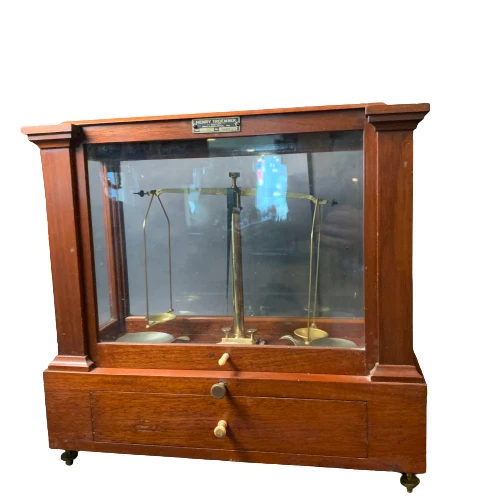 Early 20th Century Henry Troemner Apothecary / Jewelry Scale in Case w/ Weights